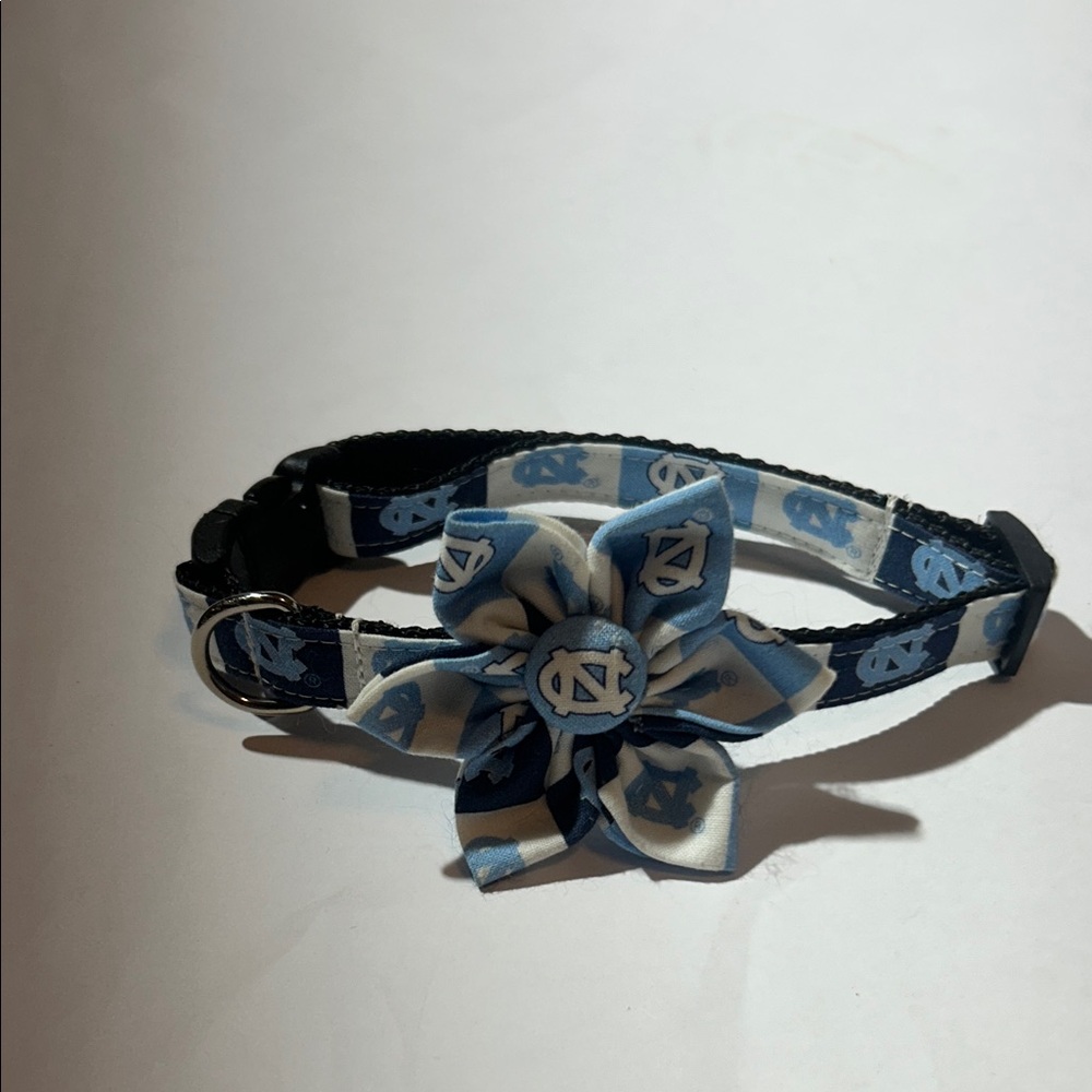 North Carolina Tar Heels Dog Collar w/ Floral Design Bow